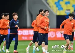 mk体育官网-里程碑夜！山东泰山遗憾出局，CBA常规赛关键时刻刷纪录，更衣室稳定，轮换策略成焦点