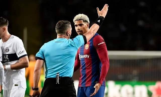 风云突变深圳男篮今晚再遭质疑；欧冠版图或变；更衣室稳定；控场能力受关注