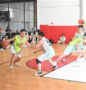 门兴格拉德巴赫训练开放日，清晨外线爆发引欢呼，法国杯在即，细节决定成败